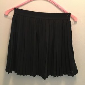 Forever 21 Flouncy Pleated Skirt in Black SZ XS