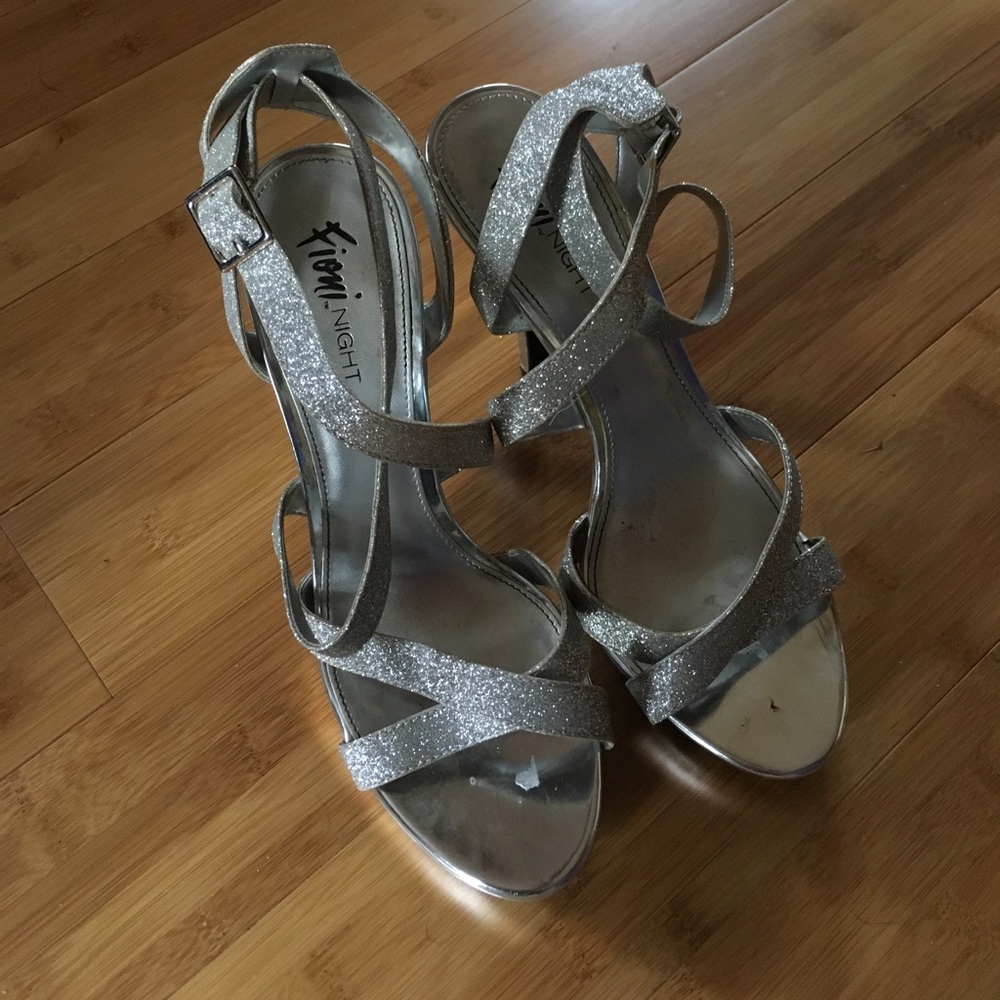 Fioni Night silver heels