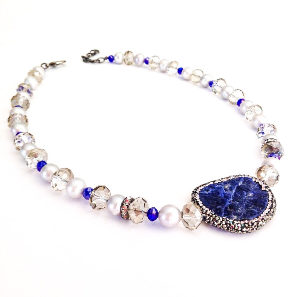 Alice's Chic Boutique necklace
