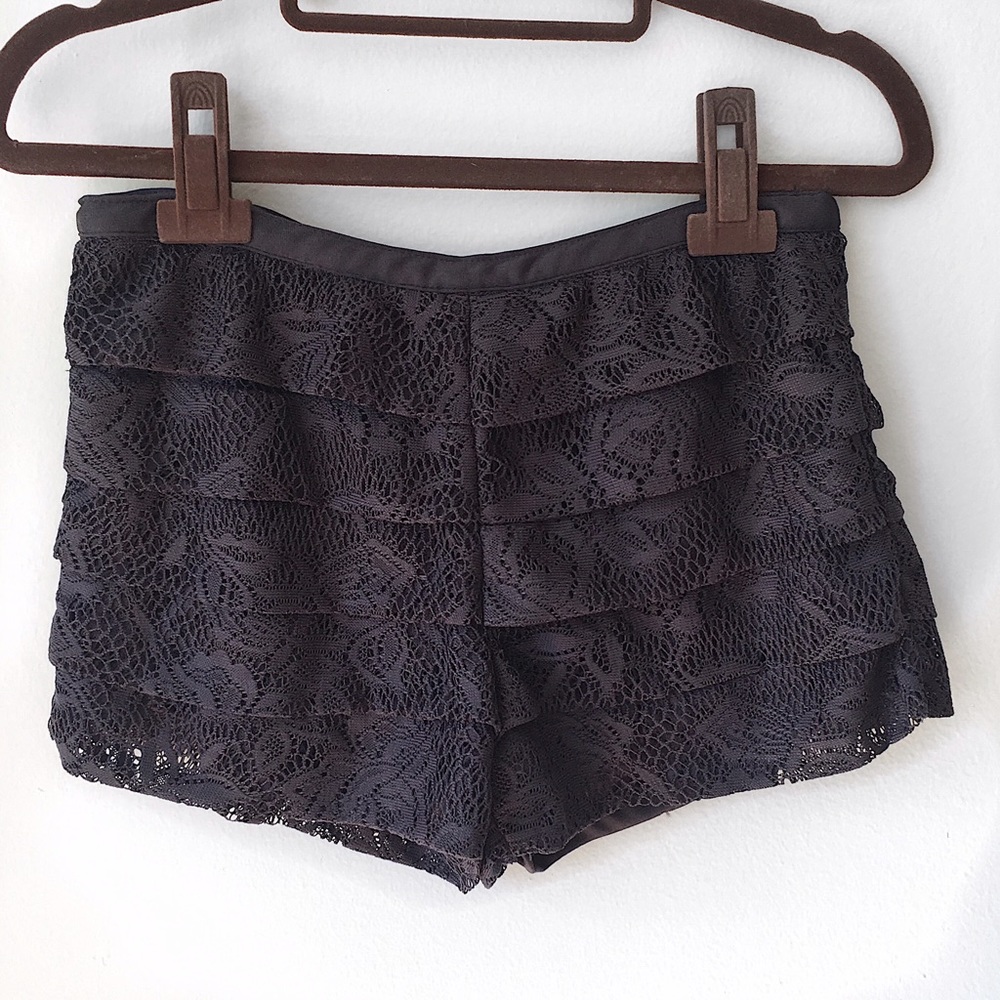 Lace layered shorts S