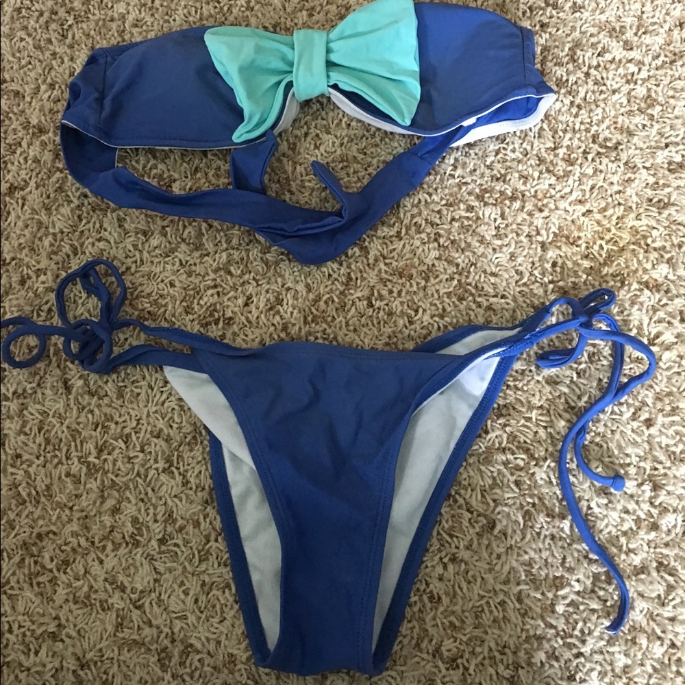 Women's swim suit
