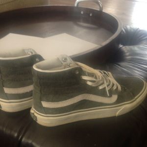 Vans women size 8 or men's size 6.5 used