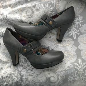 Madden girl "Emile" heels size 9.5