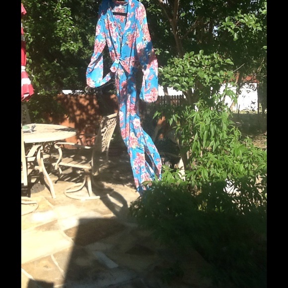 🎉HP🎉Only 1 left🎉flirty cover-up🎉 - Picture 3 of 4