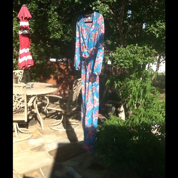 🎉HP🎉Only 1 left🎉flirty cover-up🎉 - Picture 4 of 4