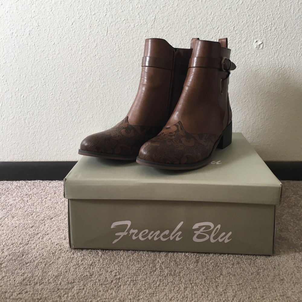 New Ankle Boots: Brown and leather.
