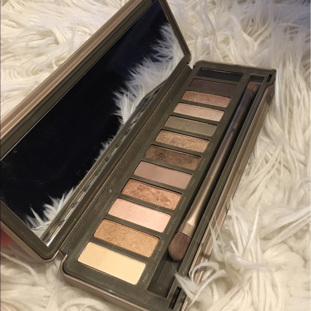 Urban Decay Naked 2 Eyeshadow Palette