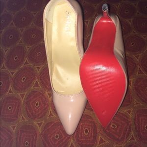New RedBottom Nude Patent Leather Pumps Size 8/8.5