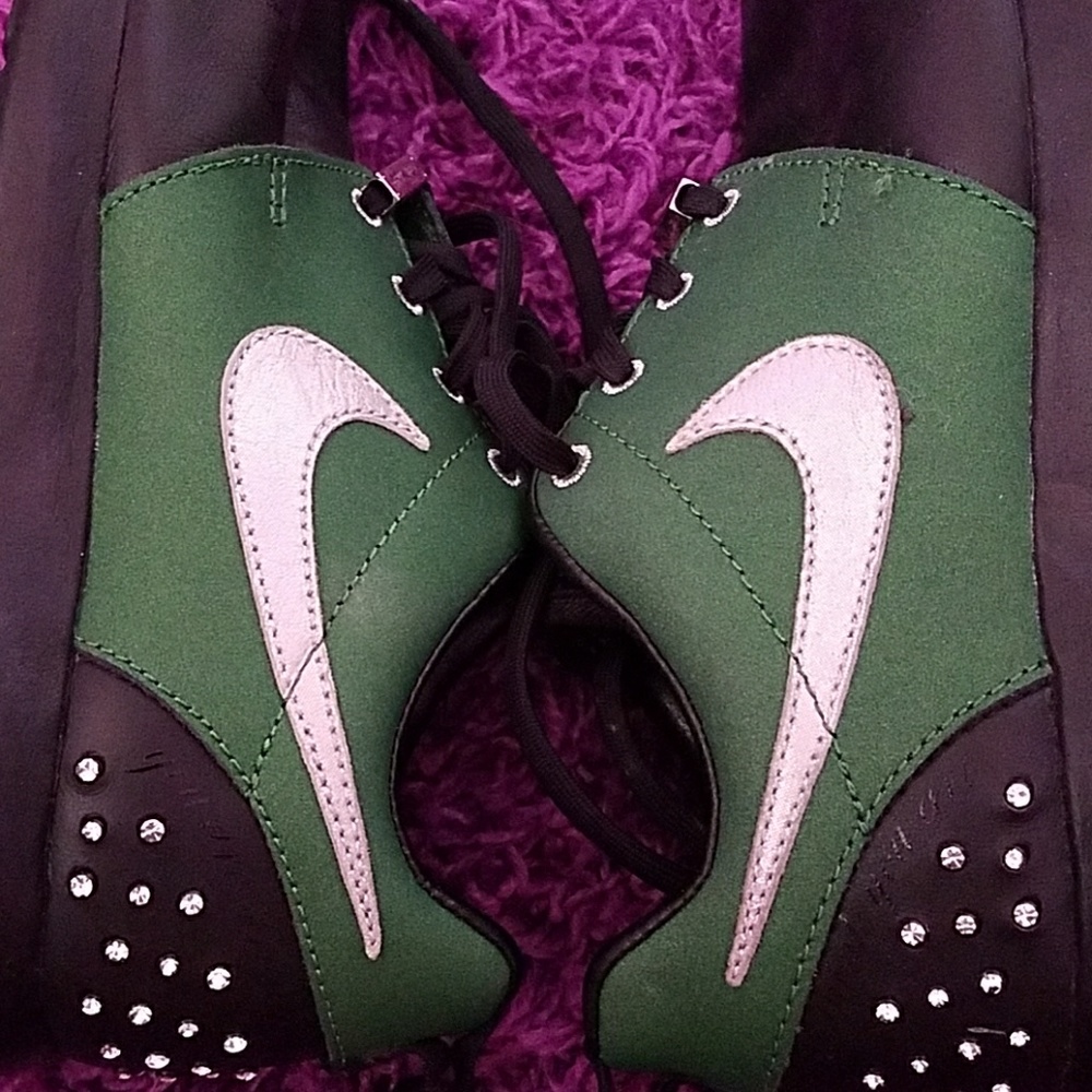 Authentic Womens Nike Leather Roshe size 6