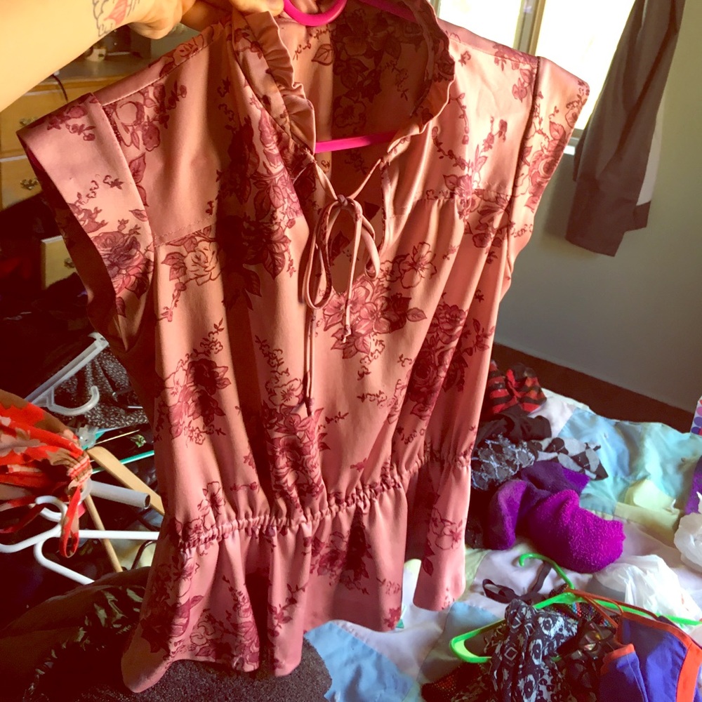 Vintage medium top with flowers