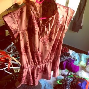 Vintage medium top with flowers