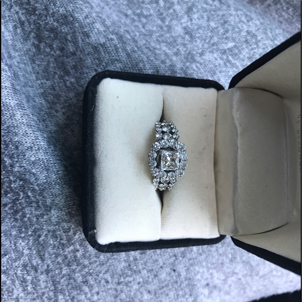 Engagement Ring - Picture 1 of 2