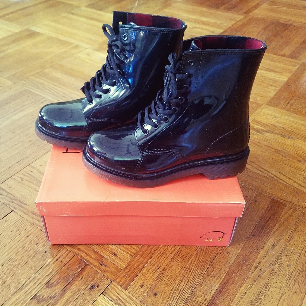 Bootsi tootsi RAIN BOOTS. Red plaid inside.
