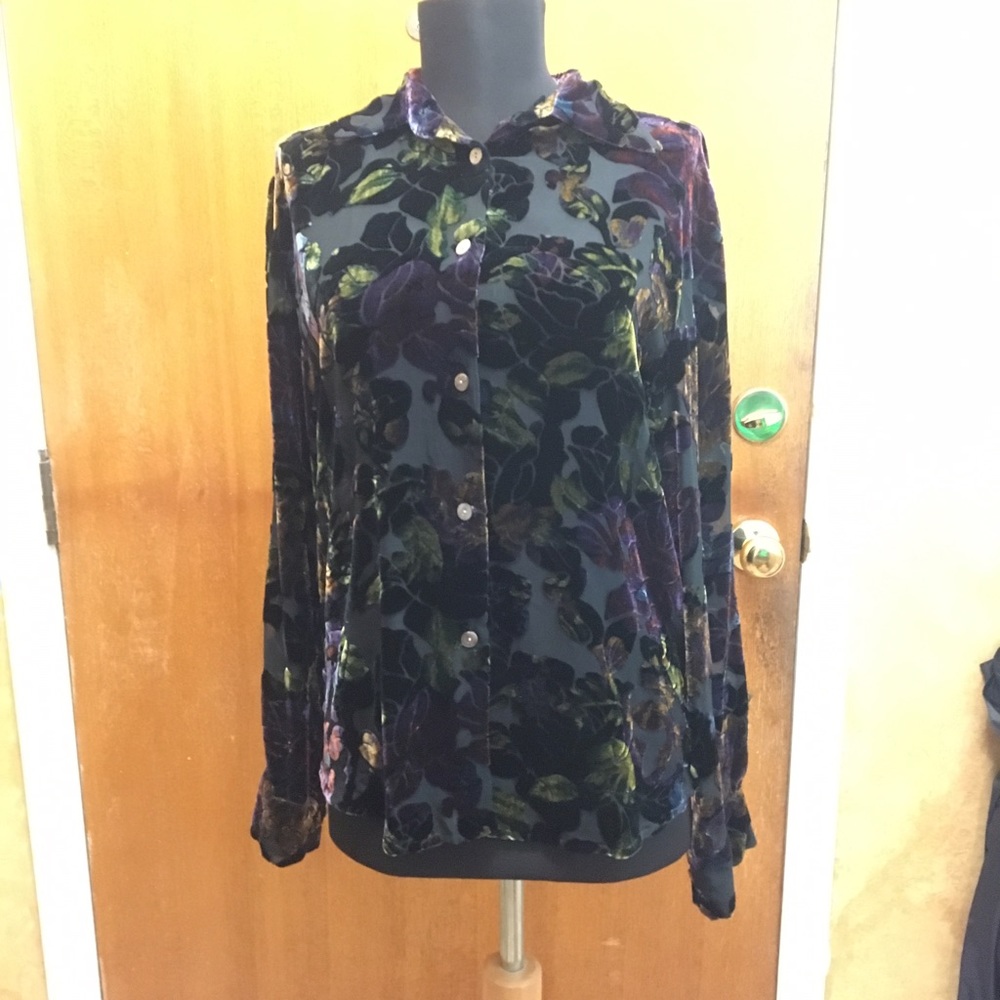 Colorful rose patterned top