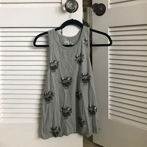 Chaser skull w/flower crown tank
