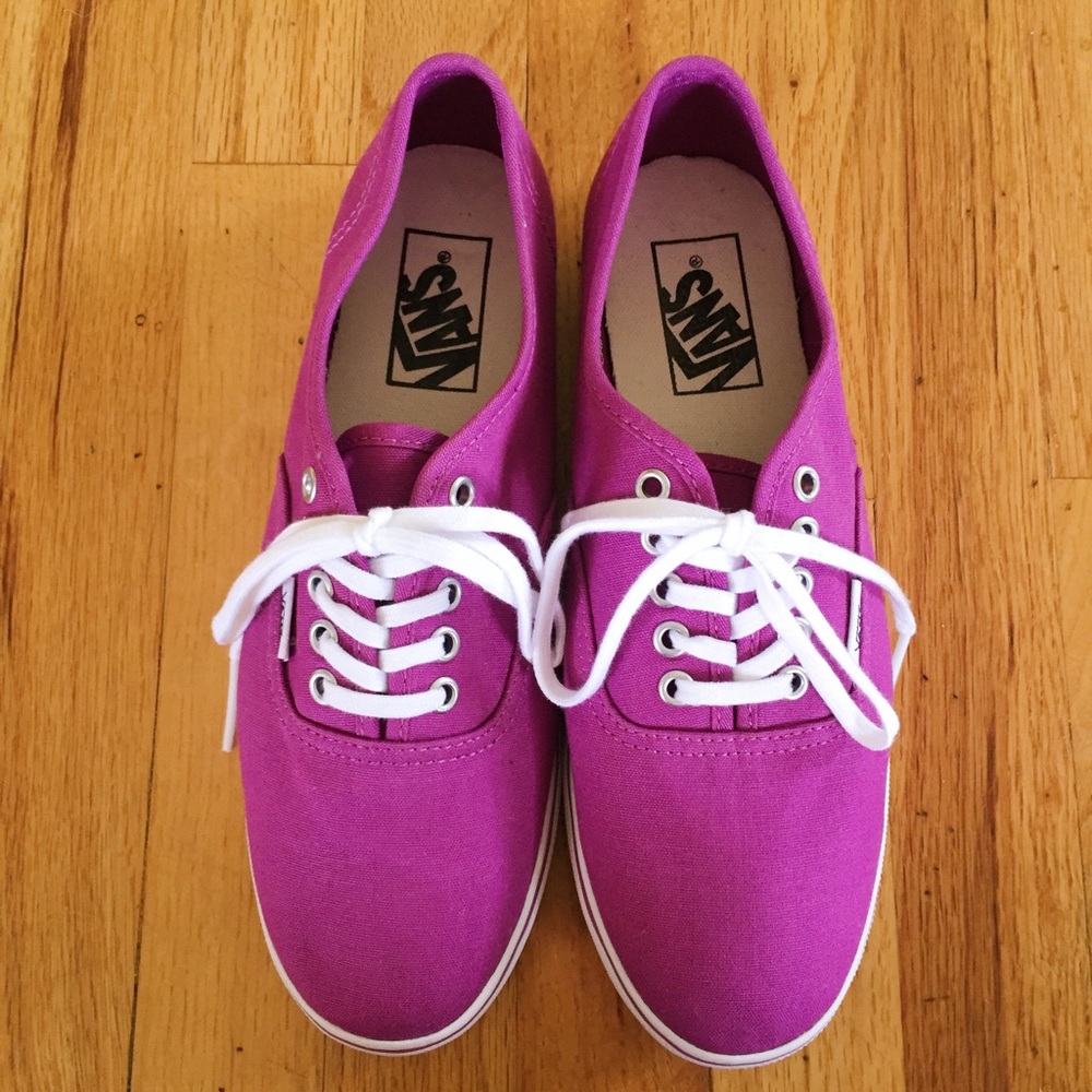 NEW VANS Authentic Lo Pro, unisex, women's 7