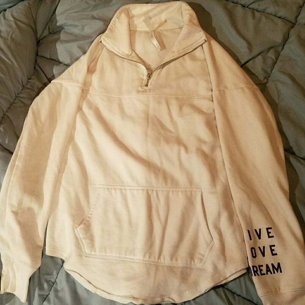 ***White Aeropostale quater zip***