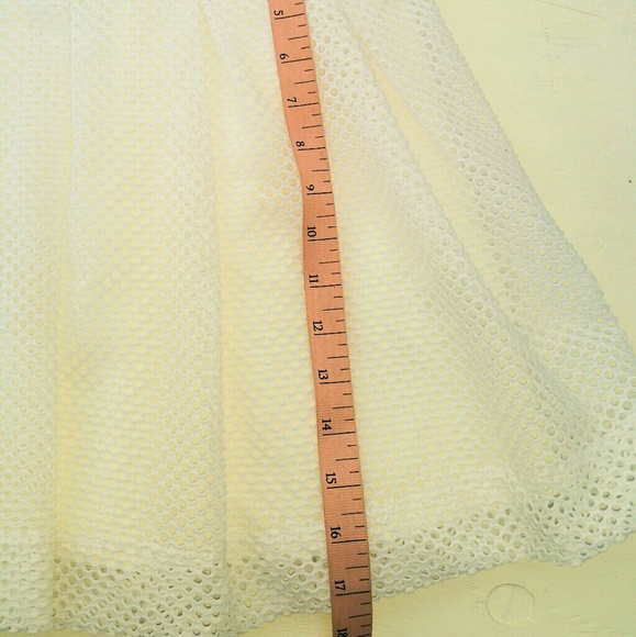 Banana Republic eyelet pleated mini skirt - Picture 5 of 5