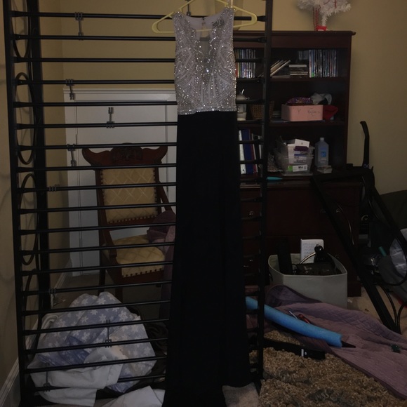 Prom dress, only worn once (for Prom 2016). - Picture 5 of 5