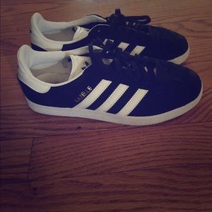Adidas gazelles size 7