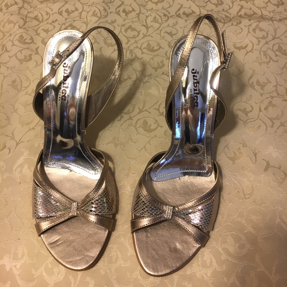 Beautiful & comfortable elegant heeled sandals