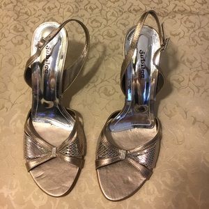 Beautiful & comfortable elegant heeled sandals