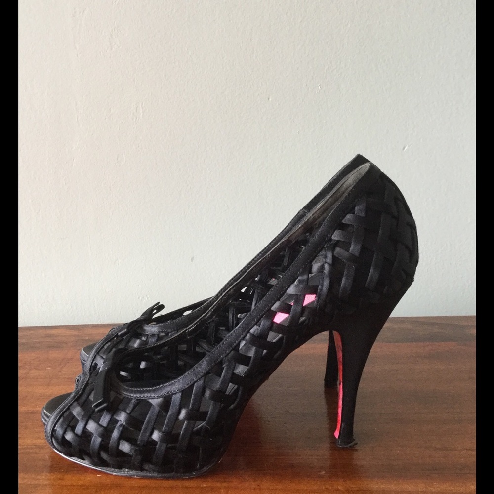Betsey Johnson black Satin Woven heels. Size 7