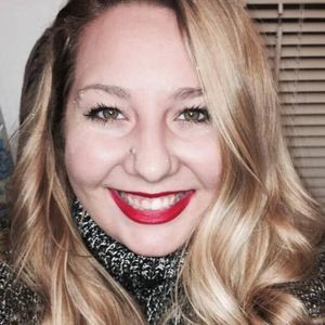 Meet your Posher, Adrianne