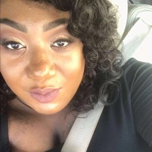 Meet your Posher, Nadia