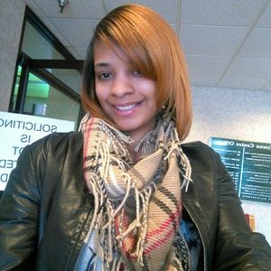 Meet your Posher, Deandra