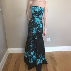 KissKiss brand formal prom dress