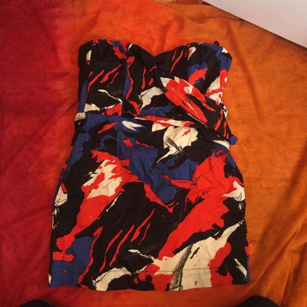 Dress with wrapping ties