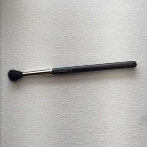 MAC 224 Pro Blending Brush - USED
