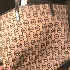Michael kors tote