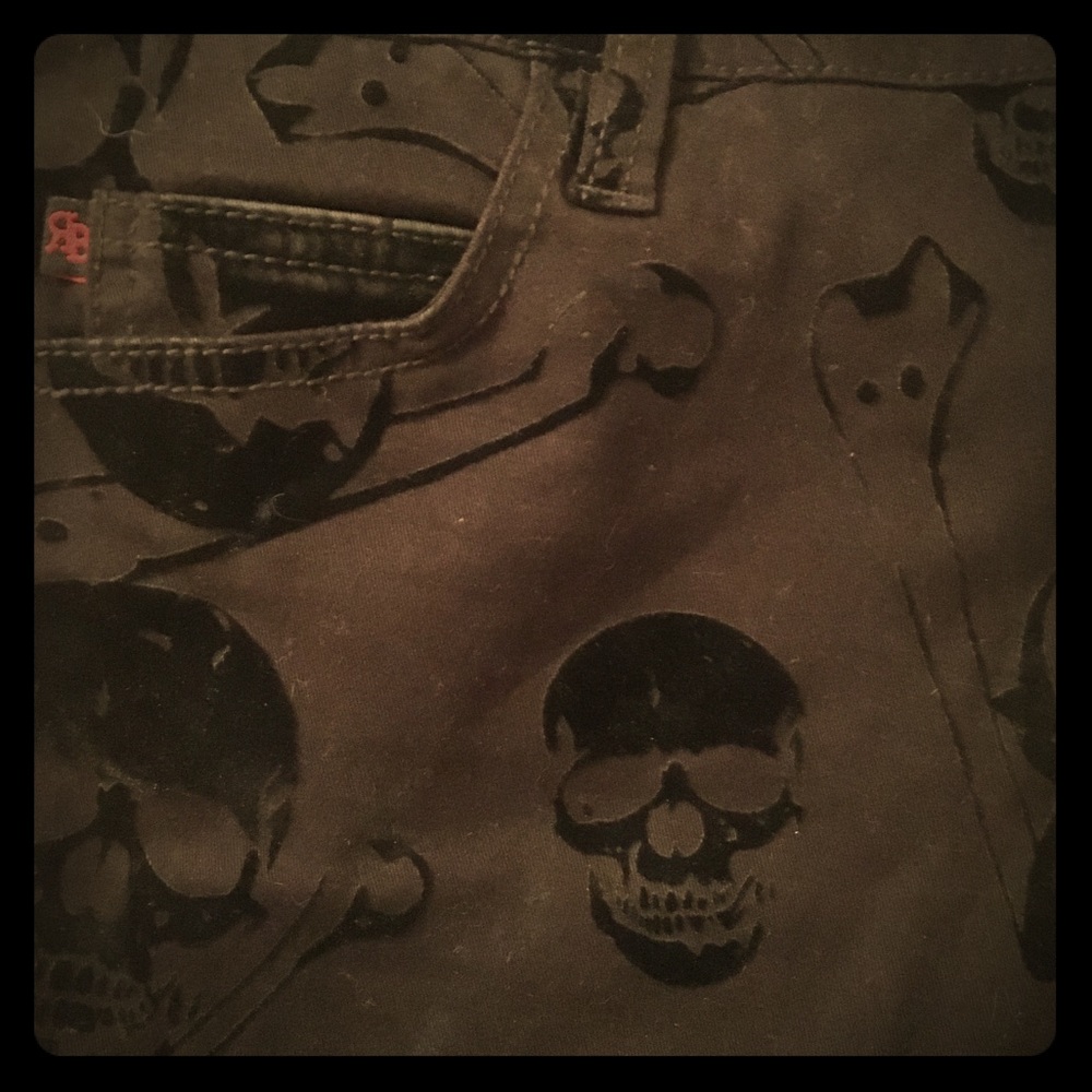 Royal Bones By Tripp Skull & Crossbones