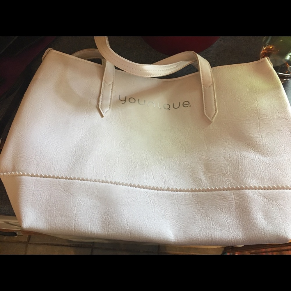 Small younique brand purse