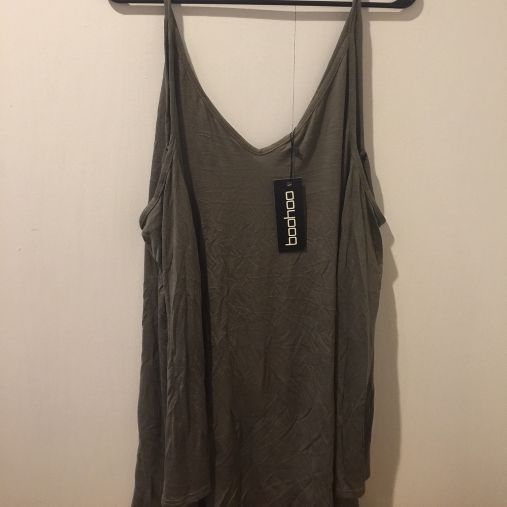 Olive cut off shoulder top 💗