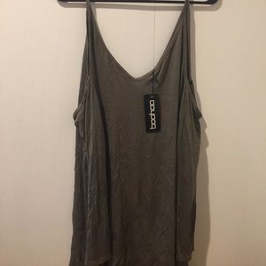 Olive cut off shoulder top 💗