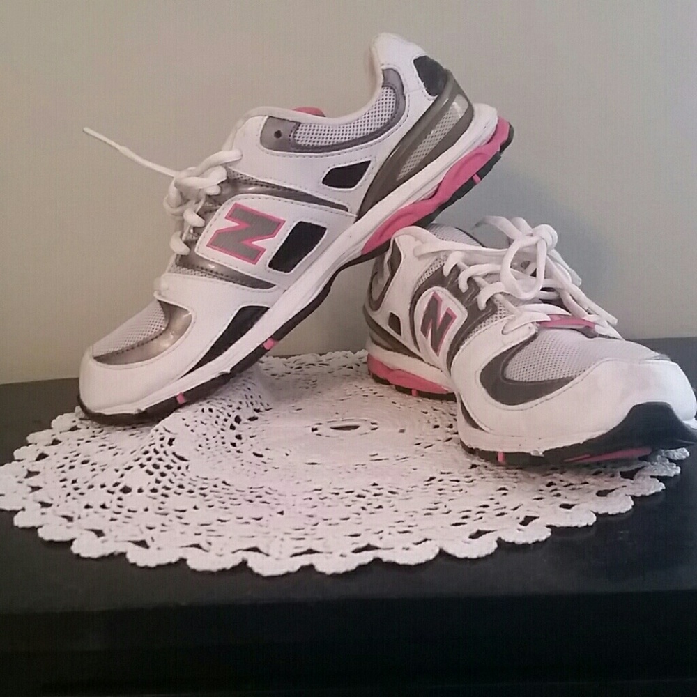 //New Balance Sneakers//