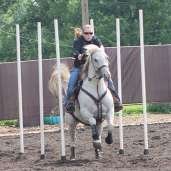 Meet your Posher, Tiffany - Picture 8 of 8