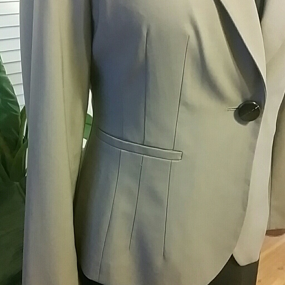 Blazer - Picture 2 of 8