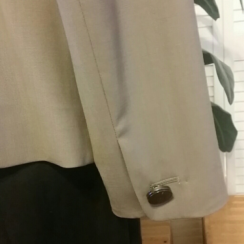 Blazer - Picture 6 of 8