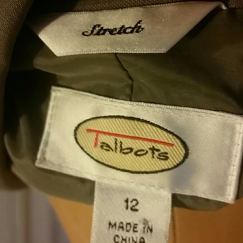 Blazer - Picture 7 of 8