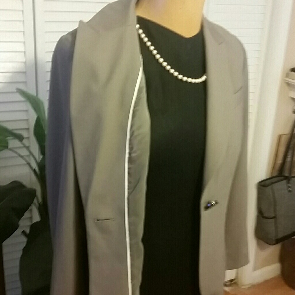 Blazer - Picture 8 of 8