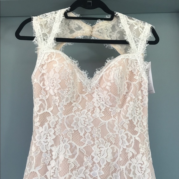 **SOLD Malisha brand Wedding Dress, size 2. NWT - Picture 3 of 8