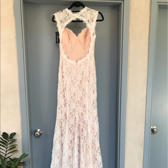 **SOLD Malisha brand Wedding Dress, size 2. NWT - Picture 5 of 8