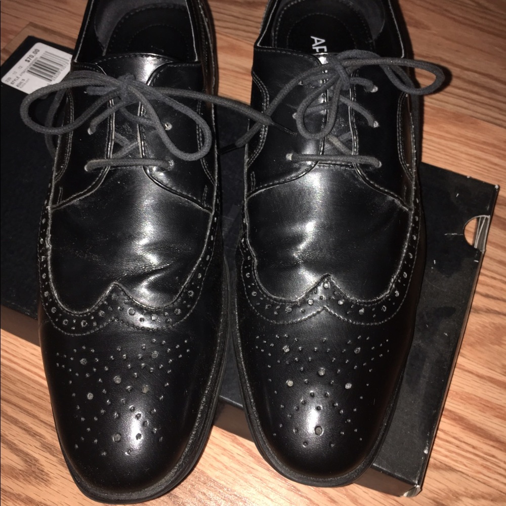 Apt 9 mens wing tipped dress shoe