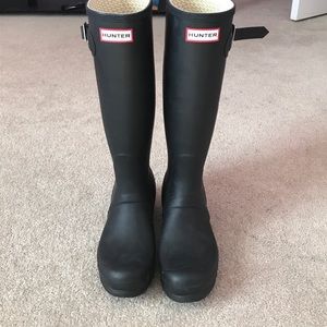Black matte hunter boots