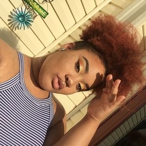 Meet your Posher, Mia