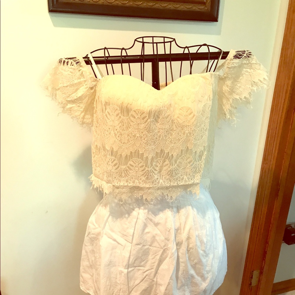 Lace Overlay Cold Shoulder Top M-XL - Picture 4 of 4
